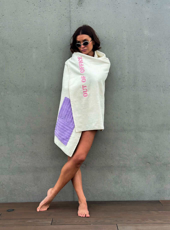 Beach towel with pockets